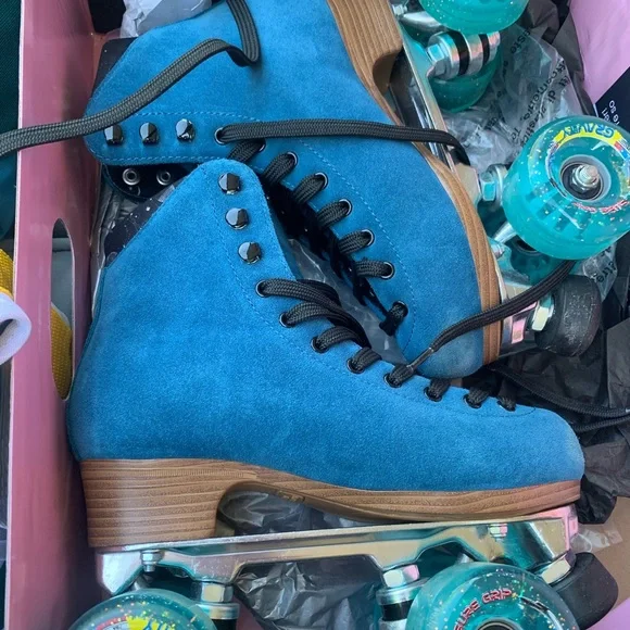 Moonlight roller skates  
Orig:269.00 - Picture 2 of 16